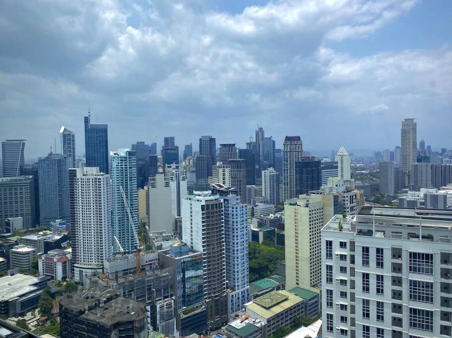 Makati Penthouse With Stunning City Skyline View Manila Exterior photo